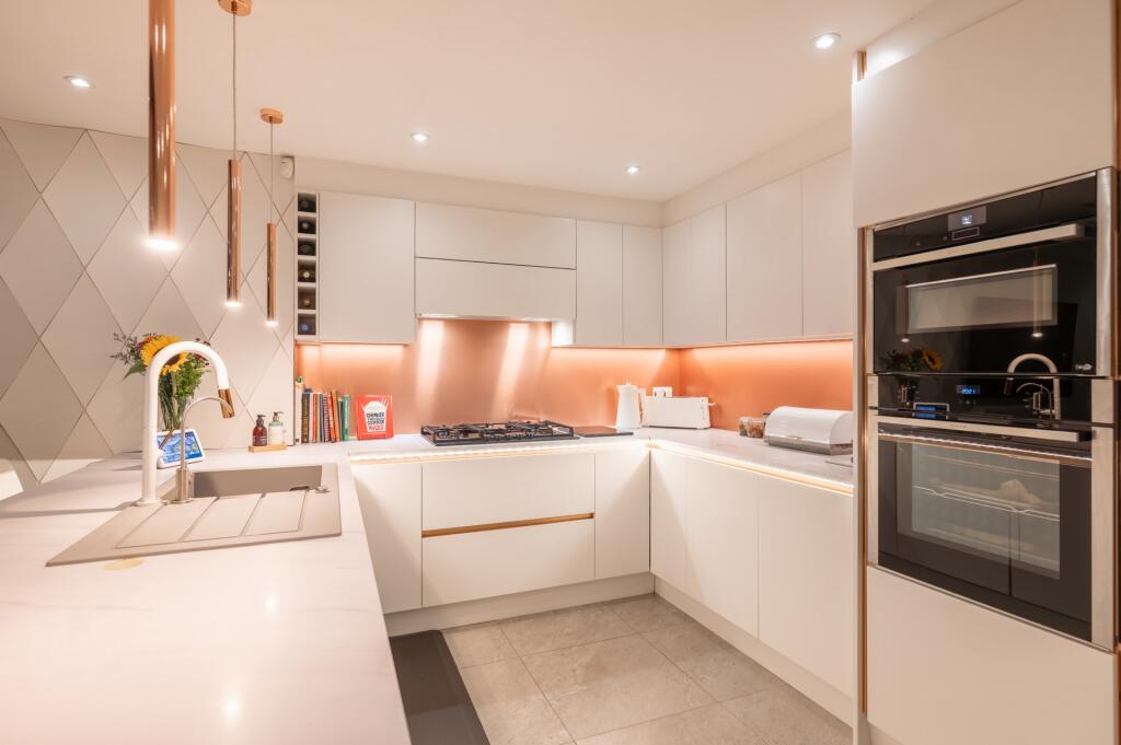 Kitchen/Entertainment