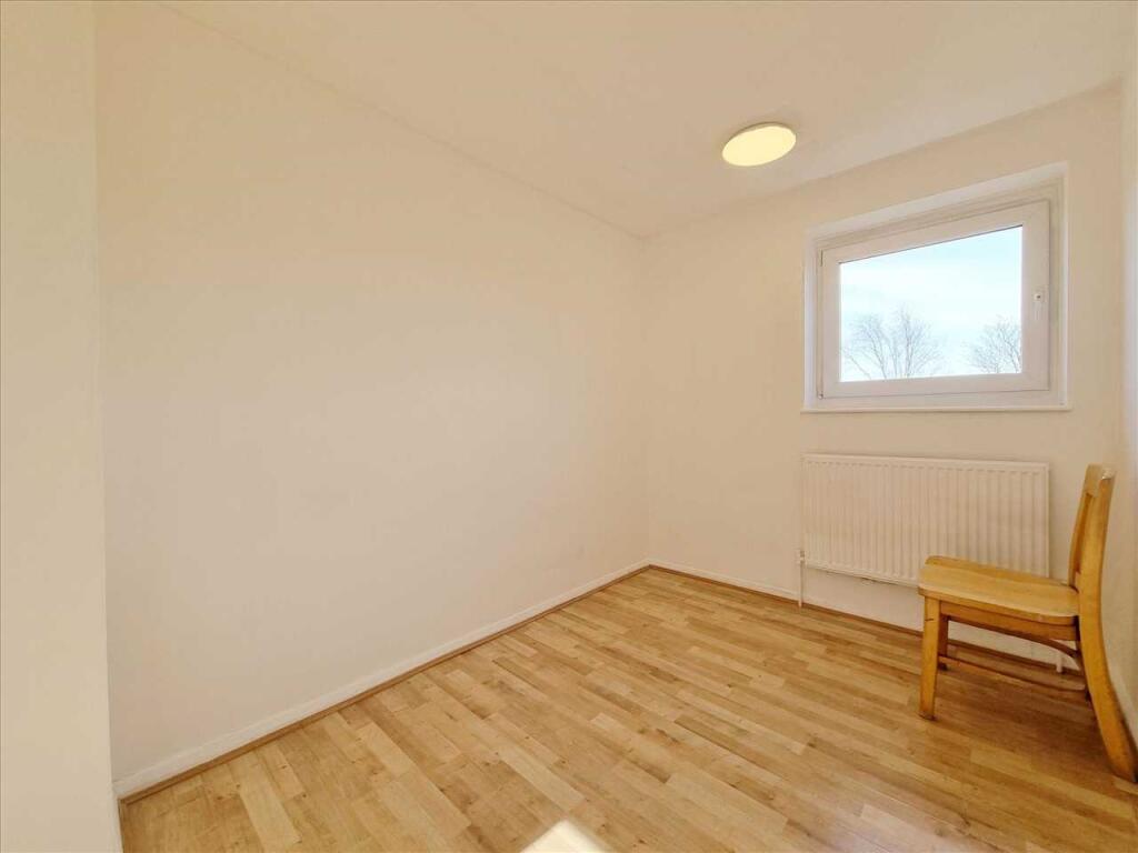 Bedroom 2:
