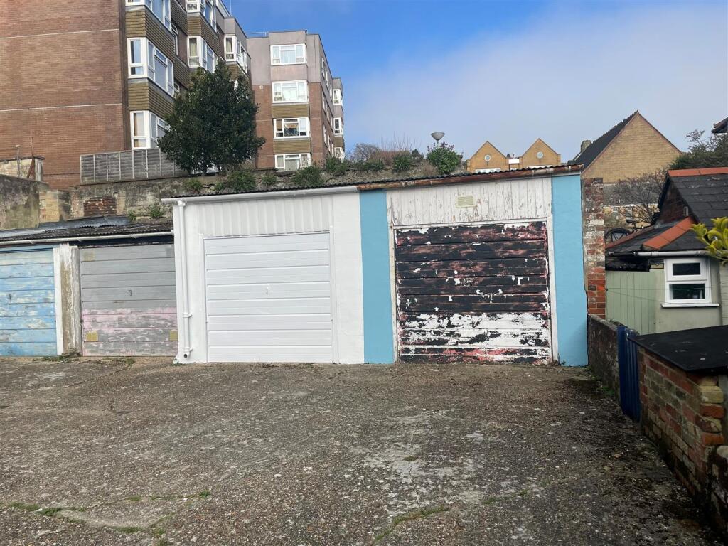 Garage.jpg