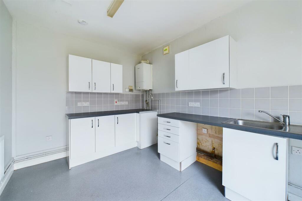Flat 4, 41 Redland Road, Bristol BS6 6AG | Leaseho