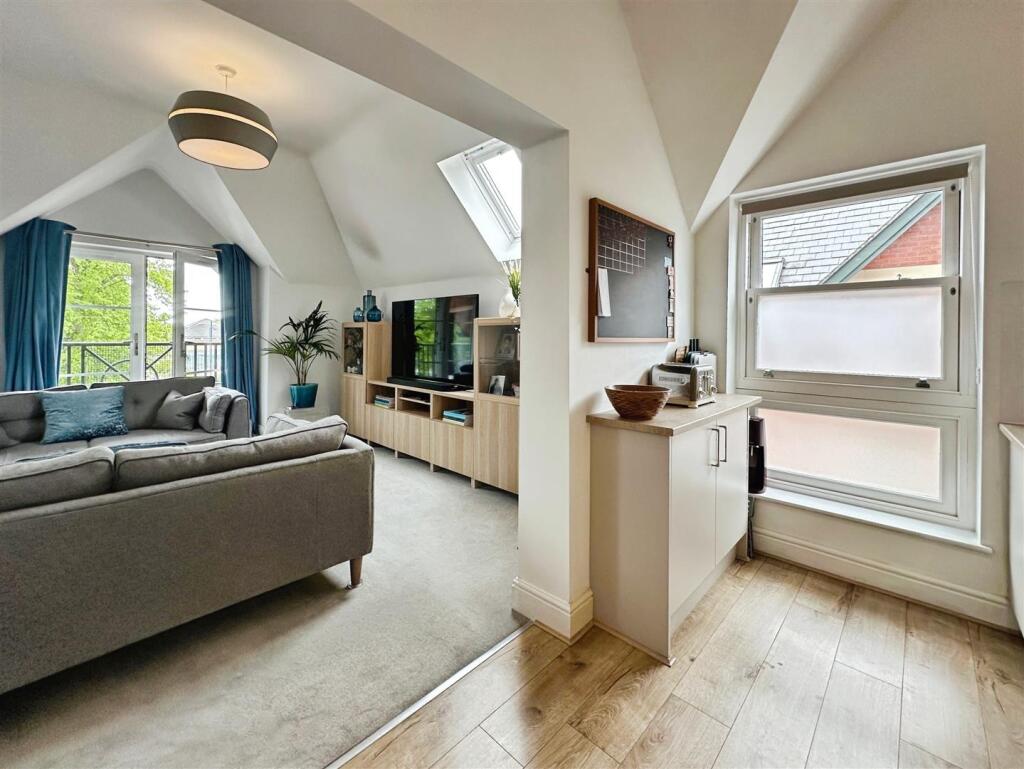 97b53144--49D2-AF83-AE10C4C76915-20060-000005DE92B