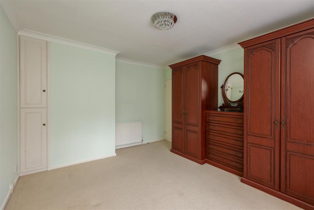 Old Maltongate 47 Bedroom 2-3.jpg