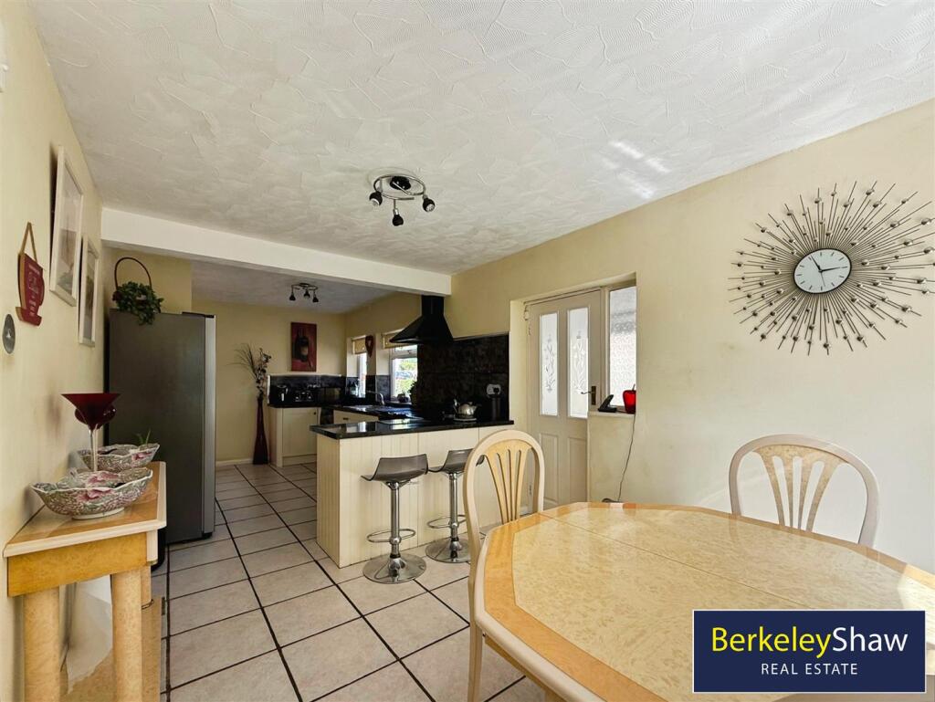 Kitchen/Dining