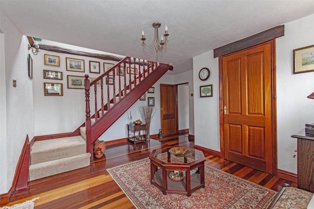 Entrance Hall-1.jpg