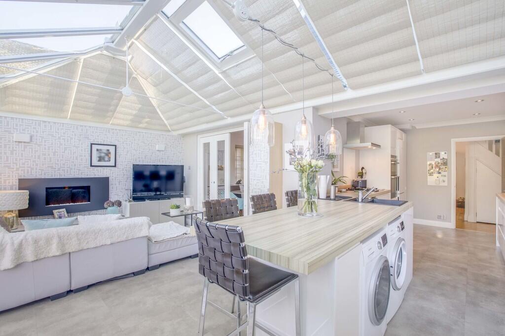 71 Amersham Road,...