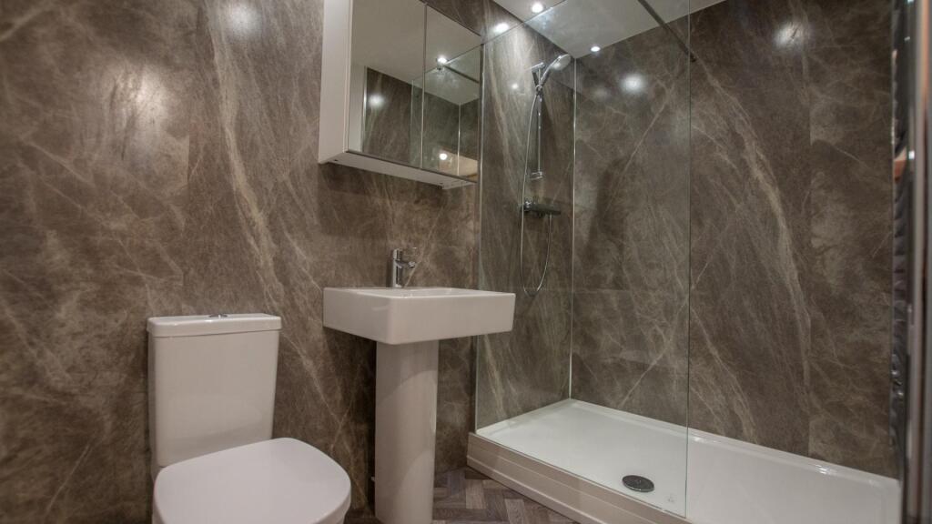 8 Crossley Court (4).jpg