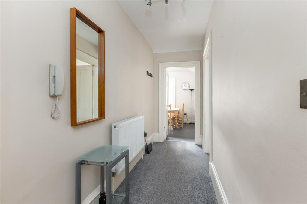 Douglas Crescent 21