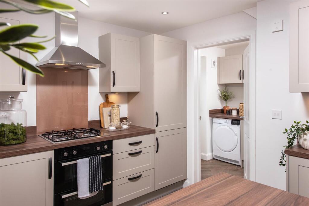 Kitchen / Dining