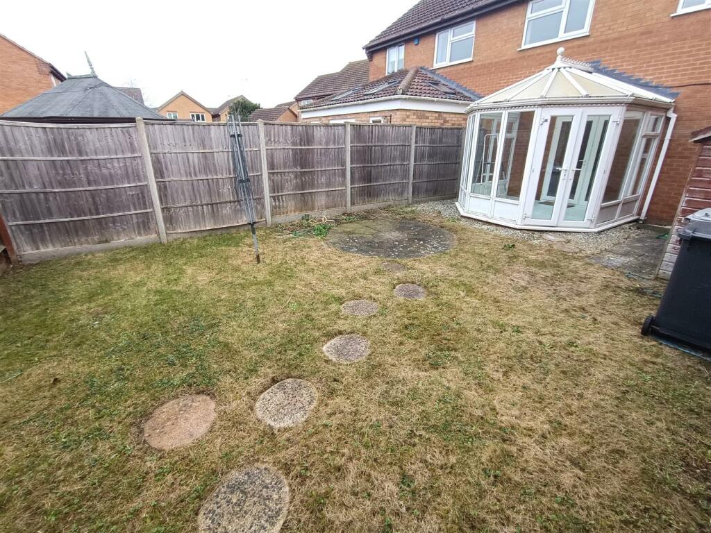 Rear Garden (2).jpg
