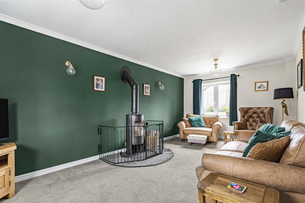 30 Elmcroft Avenue, North Kilworth (14).JPG