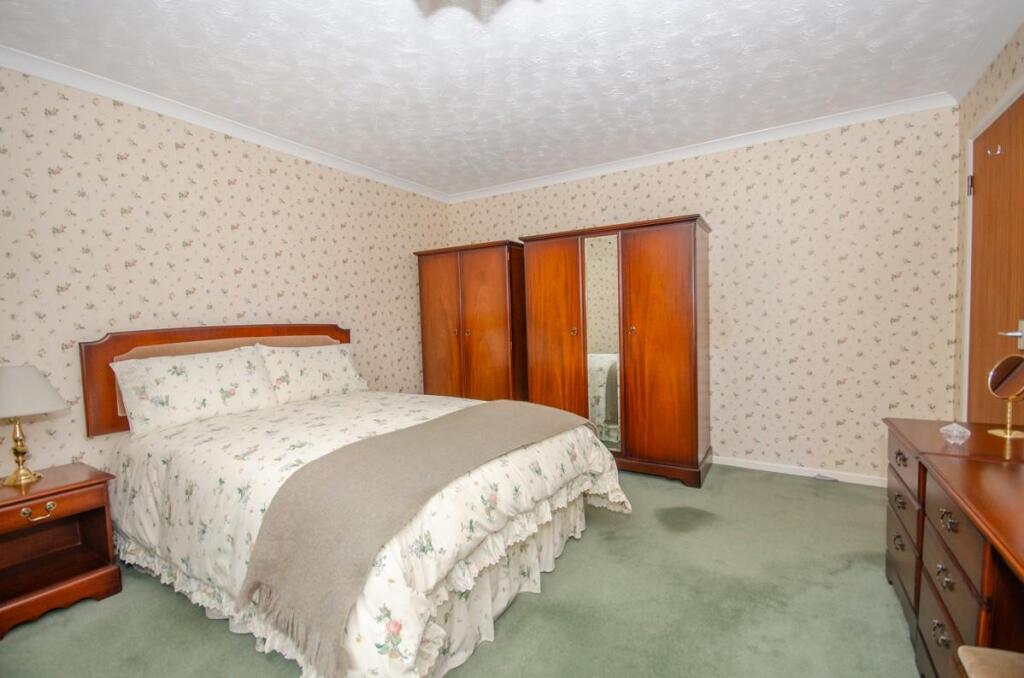 Bedroom one pic 2.jpg