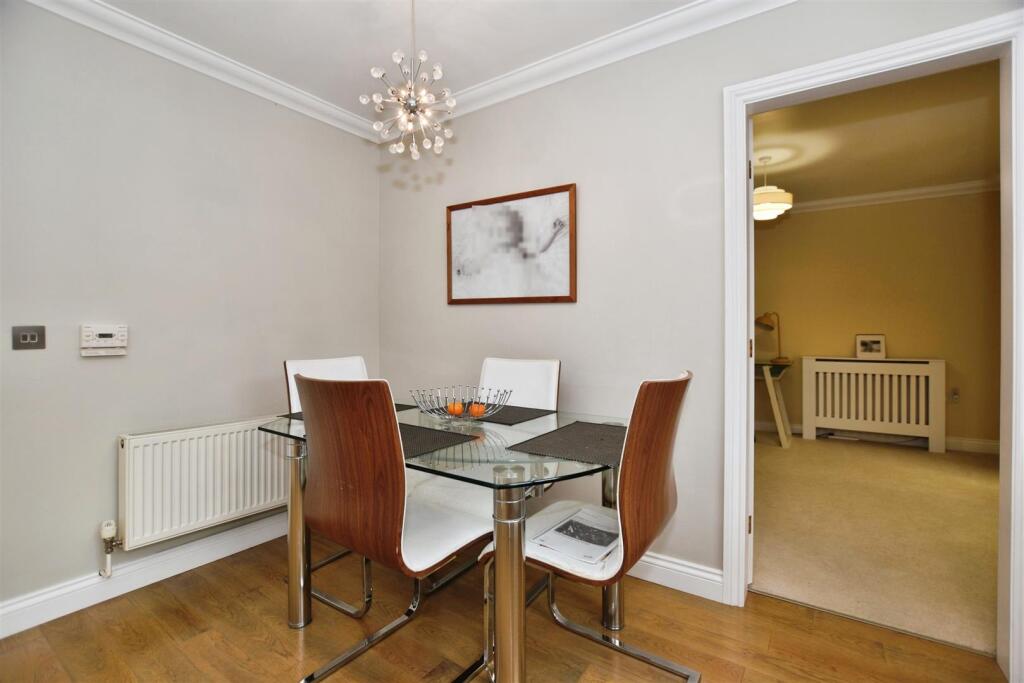 d90d3d73-dining 20 282 29.JPG