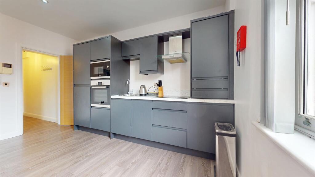 Coronation Walk To Let