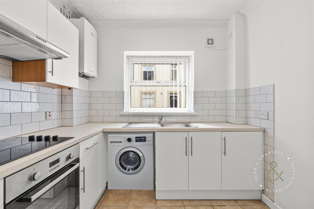 Cardiff Road, Taffs Well (2).jpg