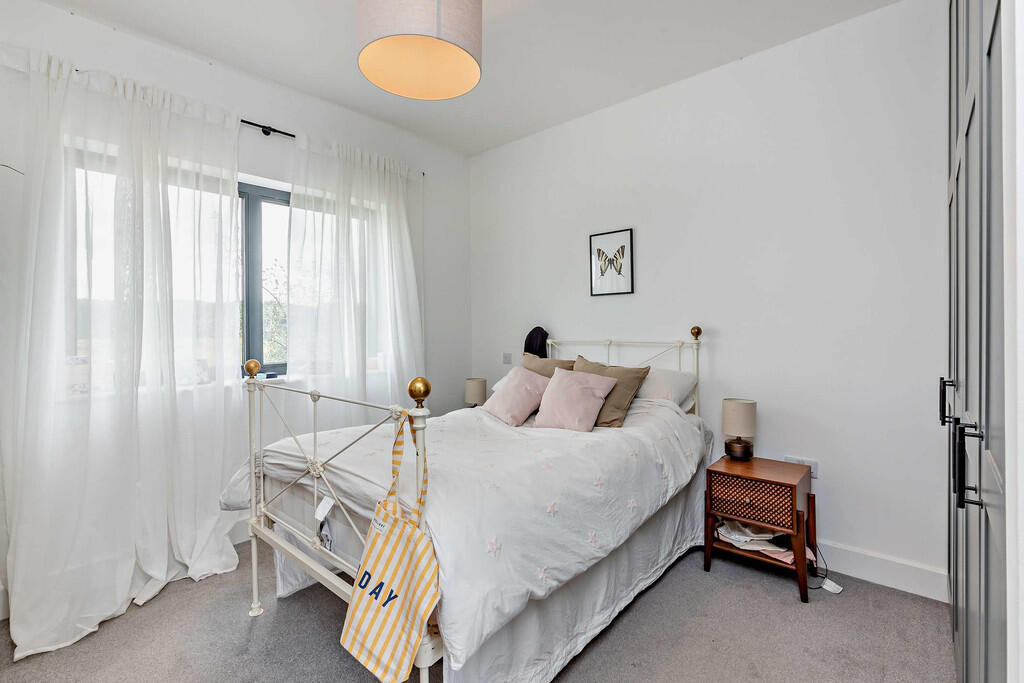 8656824-interior0...