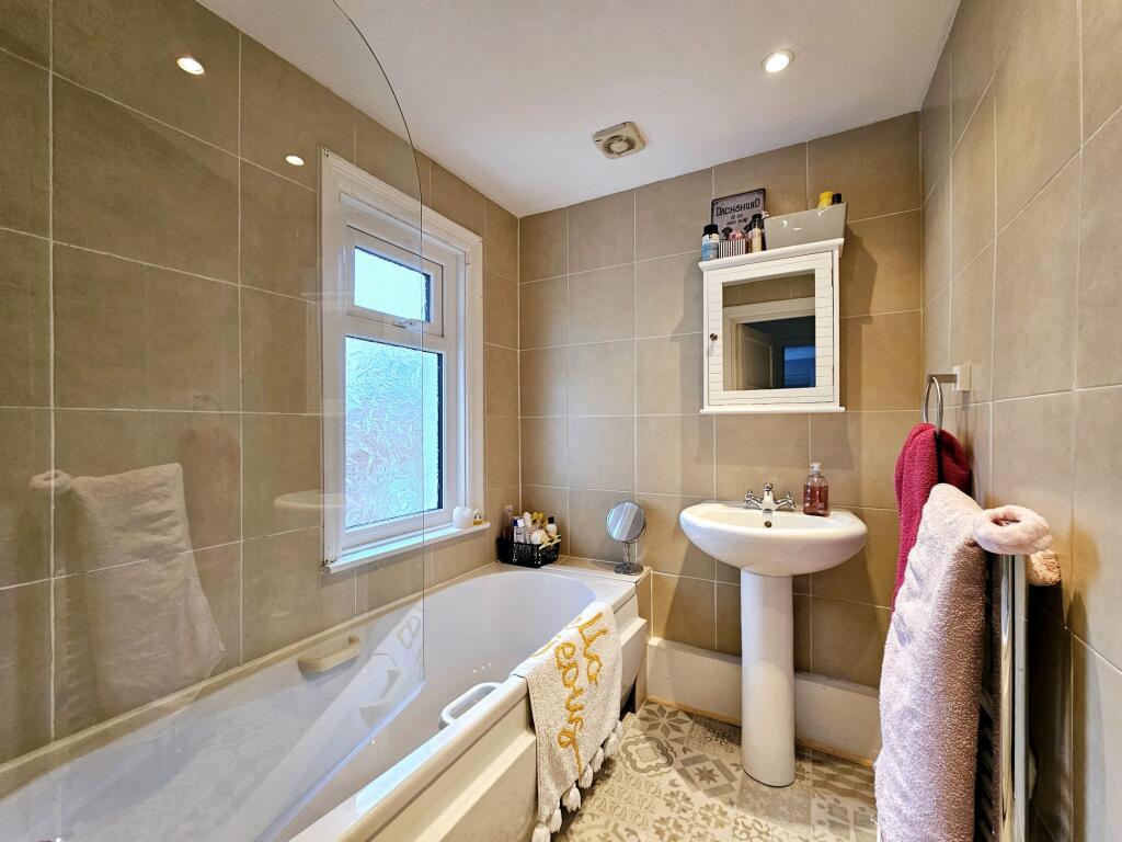 a5b3dd76-2a2b-4a25-87c2-f52ebfb68b5f