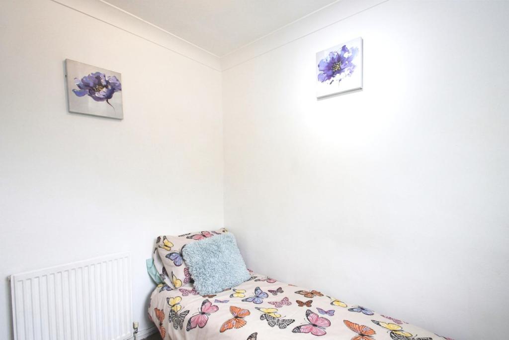 Bedroom Three/Study