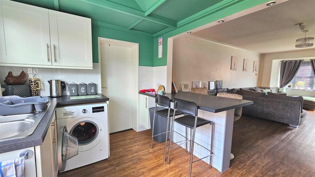 Kitchen/Lounge