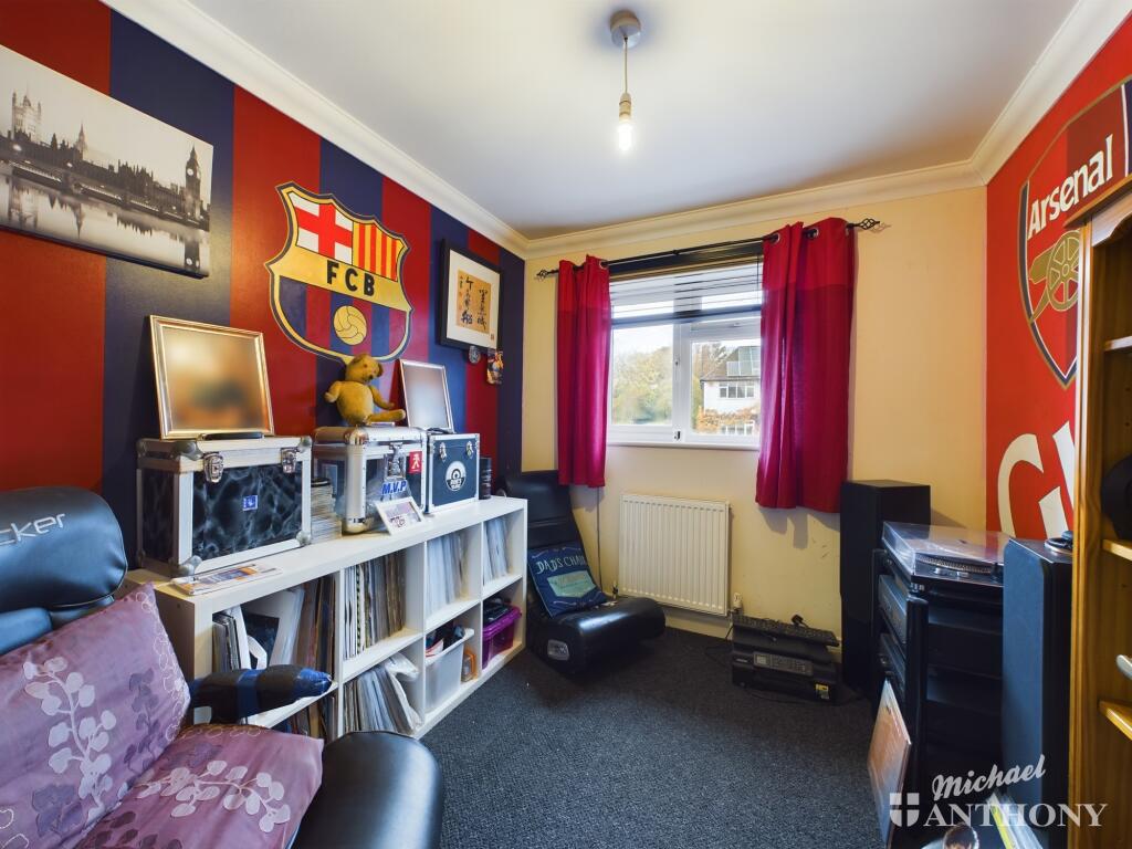 CAM02773G0-PR0209-STILL004