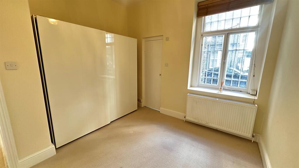 En Suite - Eden Harper.jpg