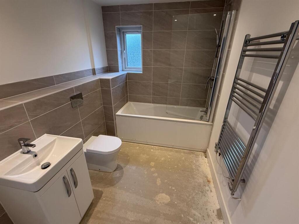 Plot 487 bathroom.jpg