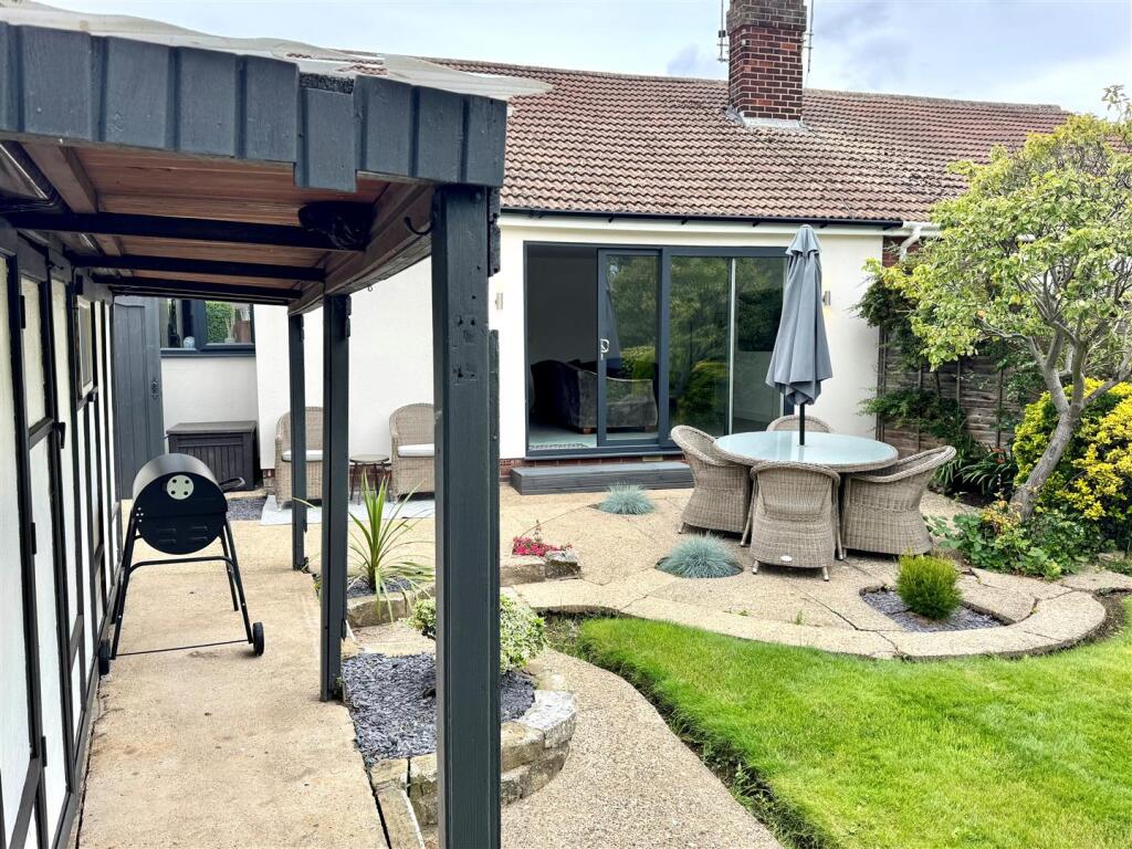 16 Queensbury Way veranda.jpg