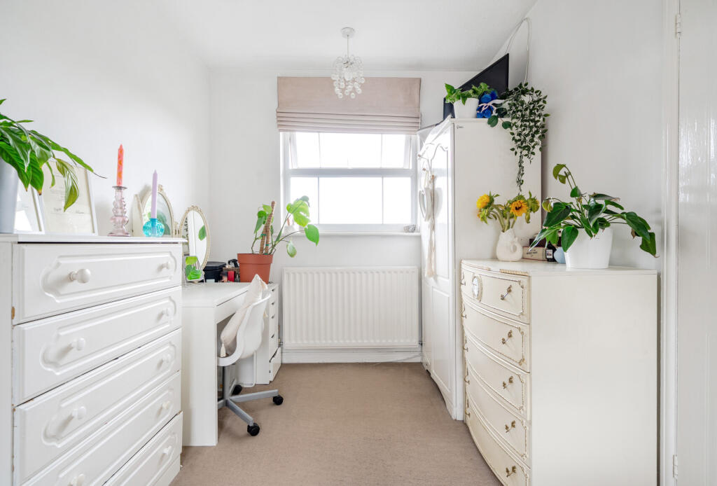 1329579-12-6888e3...