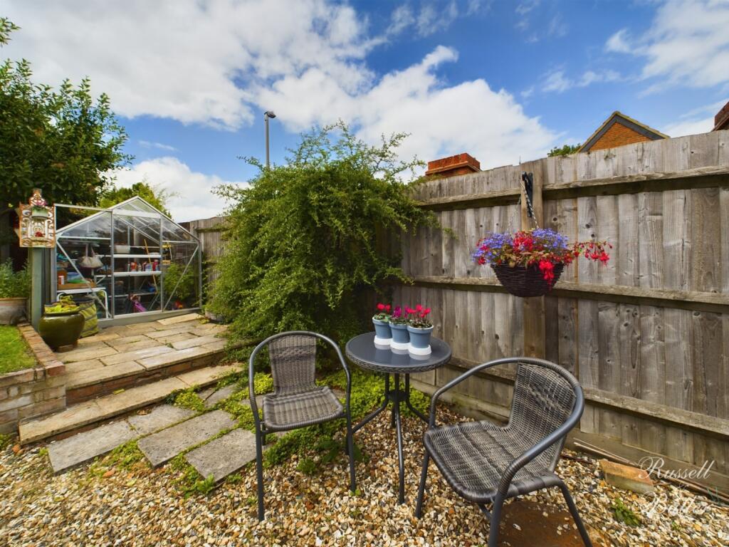 CAM02127G0-PR0027-STILL011