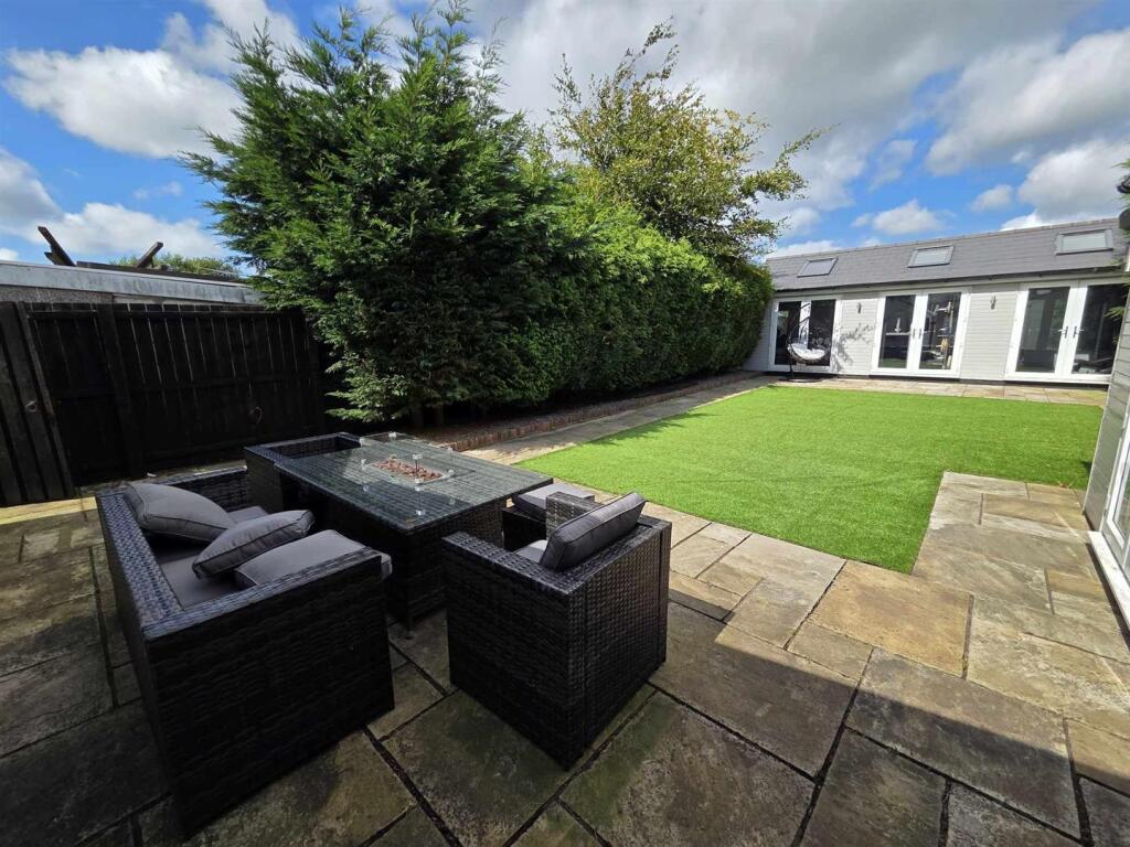 525728712_1402533227699737_533812198487236335_n.jp