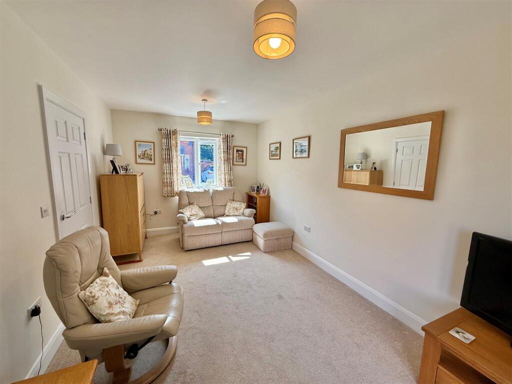 Living Room 3.jpg