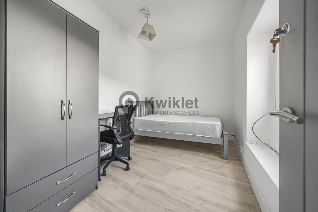 eZy Watermark_13-09-2025_07-28-38-1080pm.jpeg