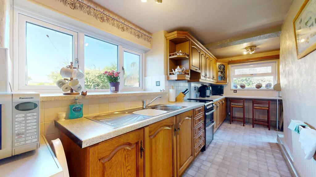 KITCHEN/BREAKFAST ROOM