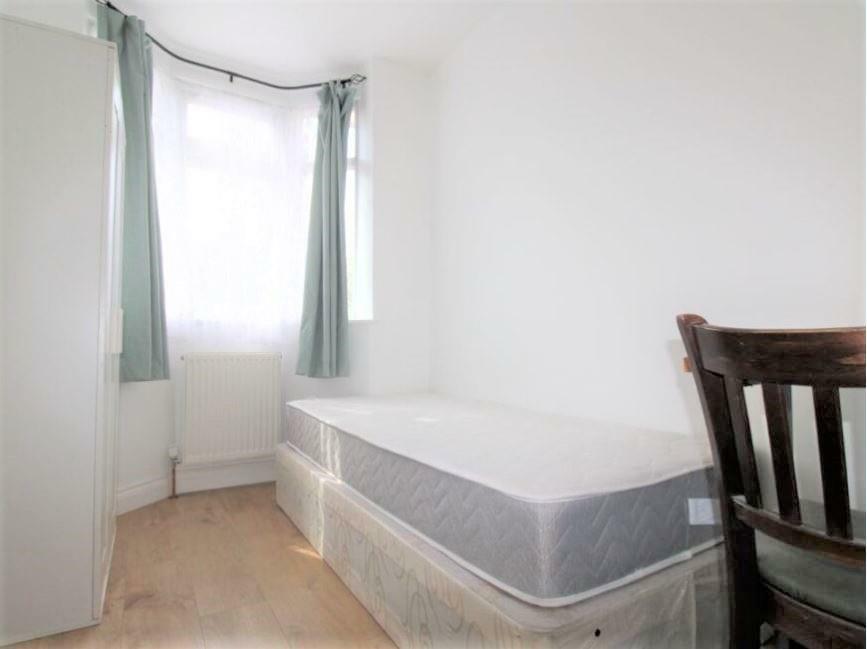 95 Princess avenue bedroom.JPG