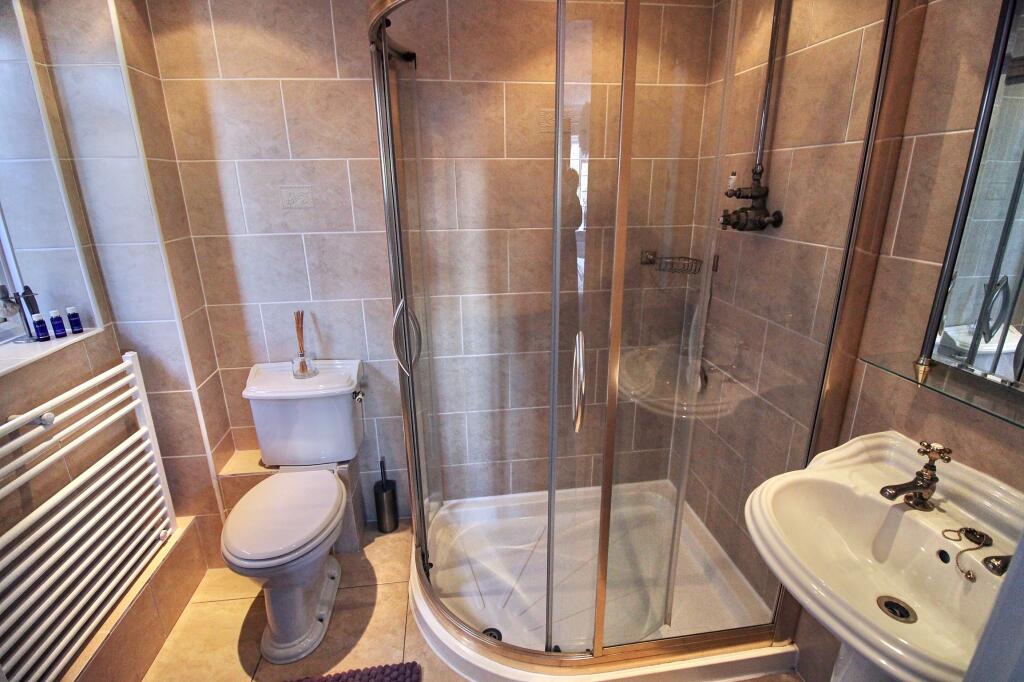 19. En-Suite
