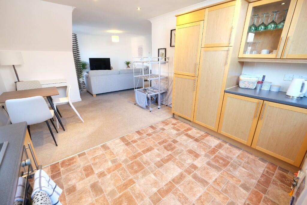 OPEN PLAN ROOM