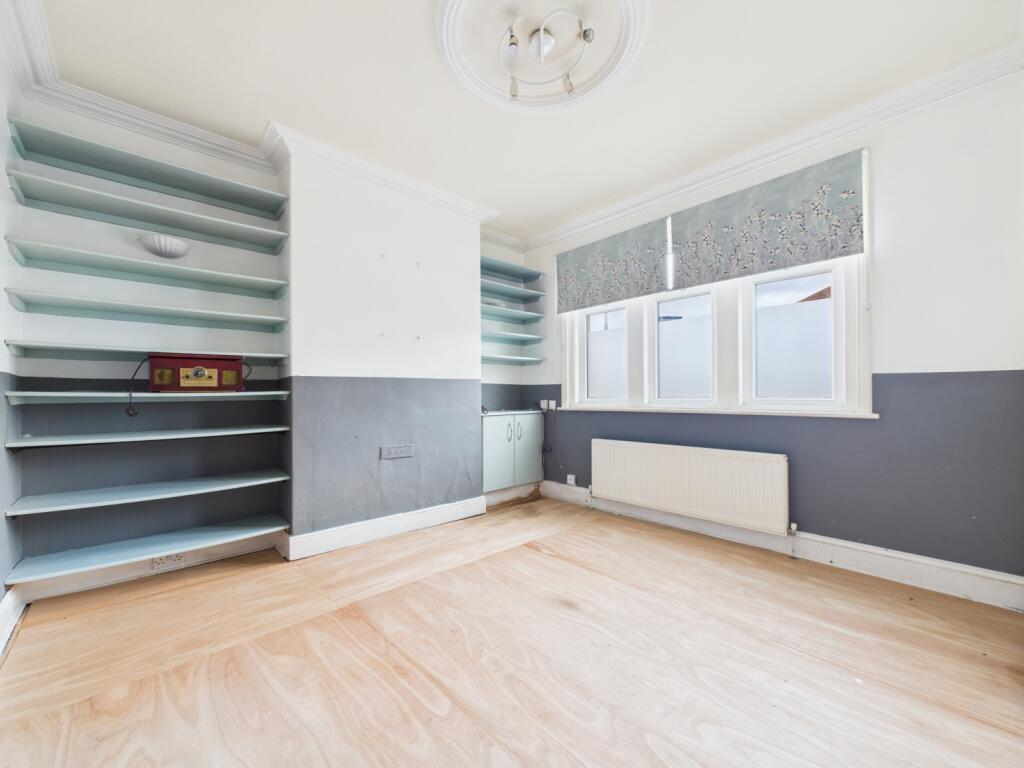 CAM02195G0-PR0079-STILL005