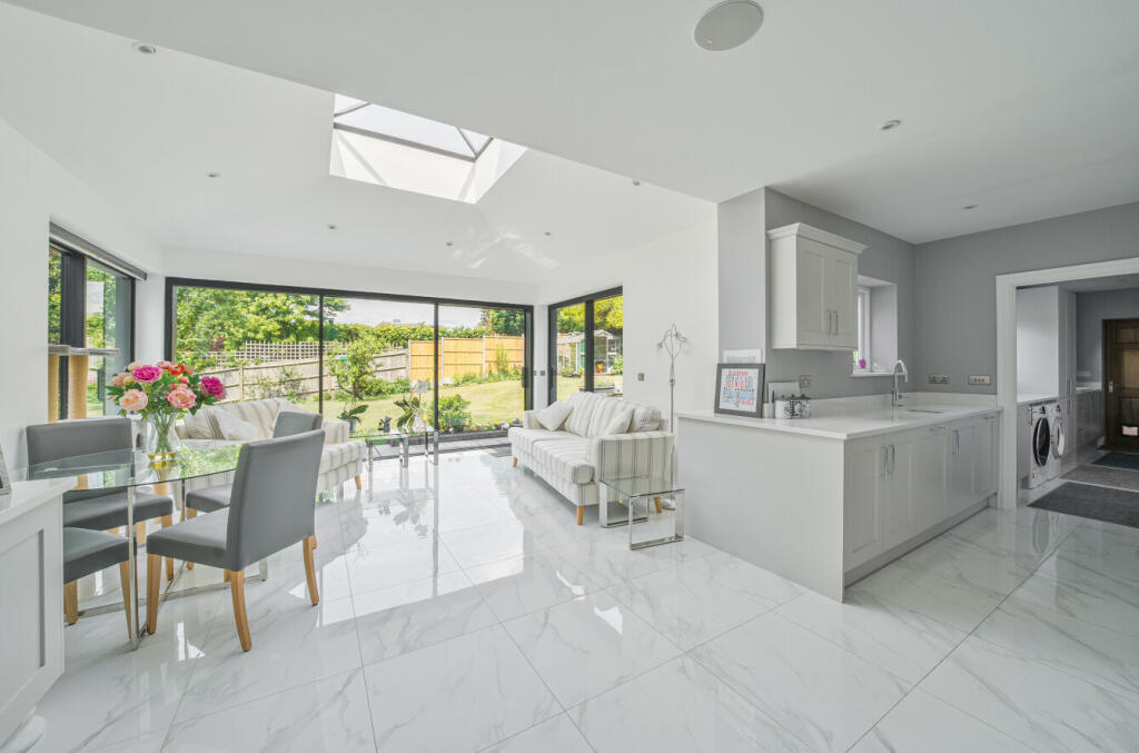 10-6821eaac2daae-...