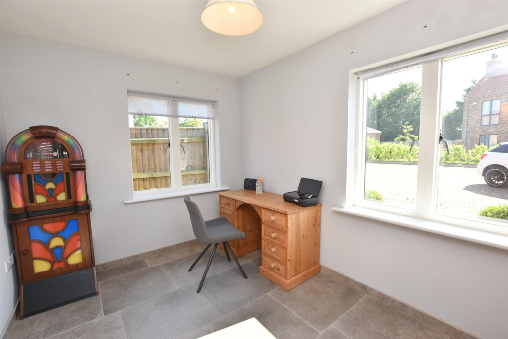 HOME OFFICE/ BEDROOM 5