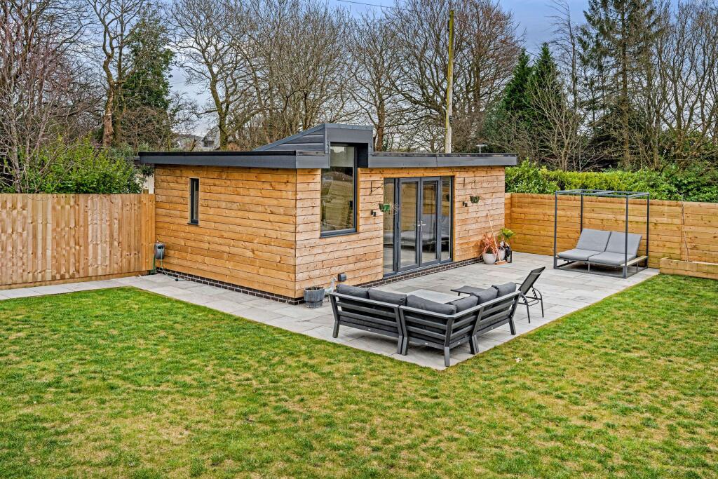 Summer House / Gym