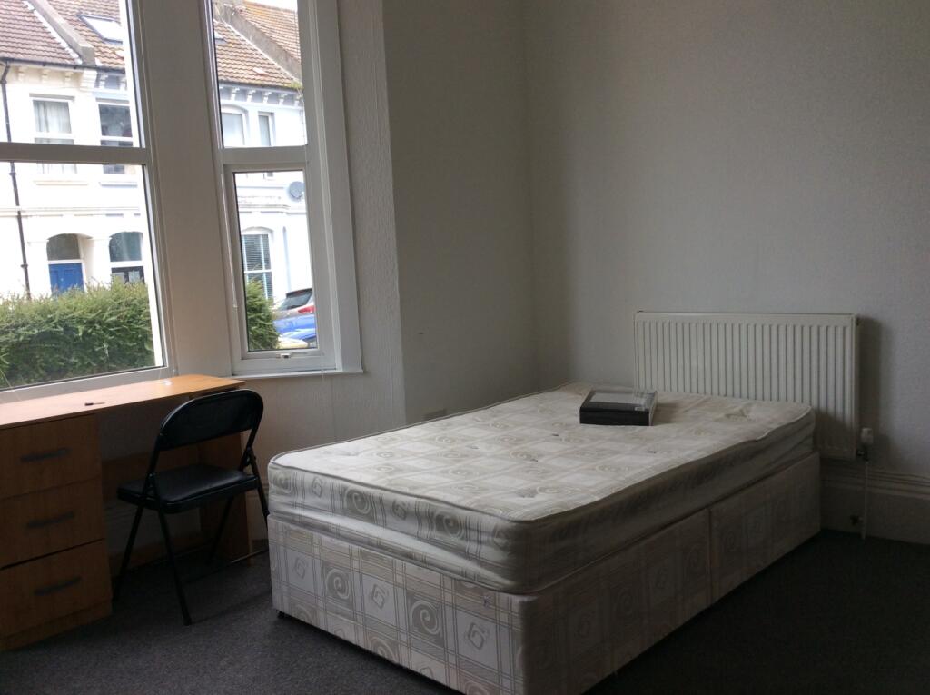 6 Upper Wellington Road bedroom 1