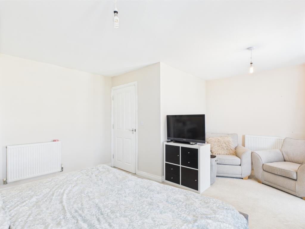 CAM02313G0-PR0081-STILL007