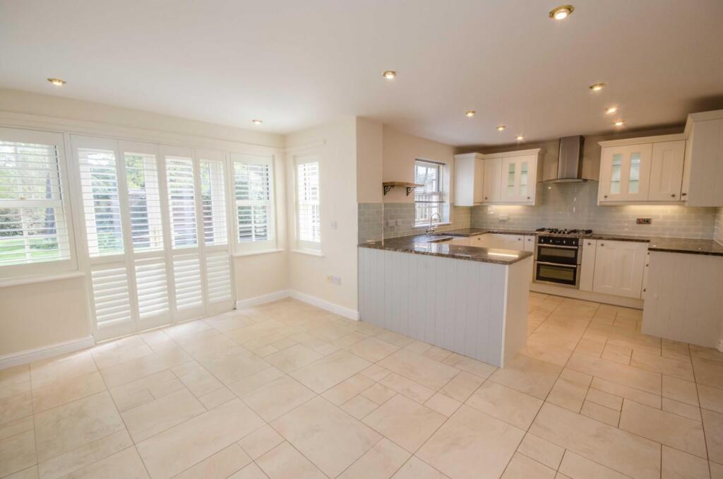 OPEN PLAN KITCHEN/DINER