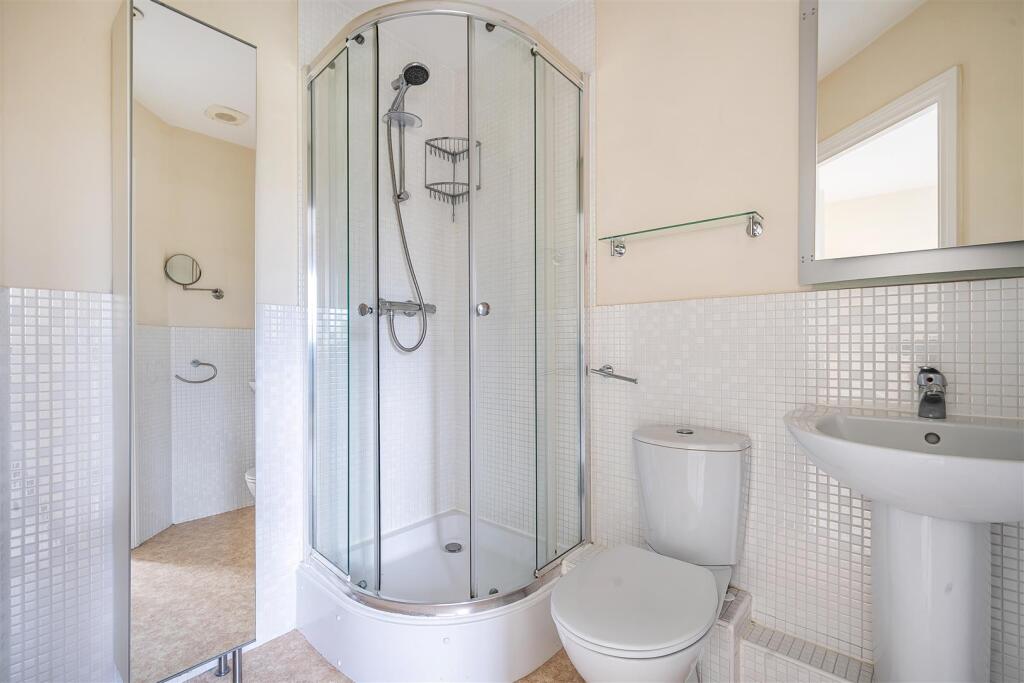 En-suite shower room.jpg