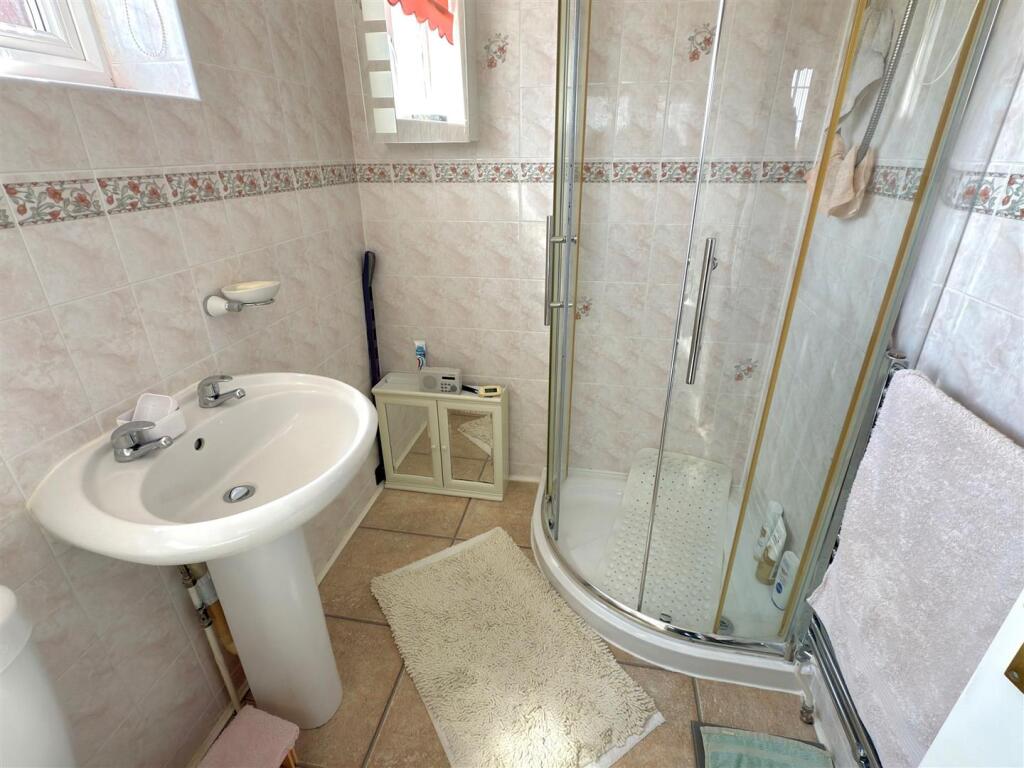 EN SUITE.jpg