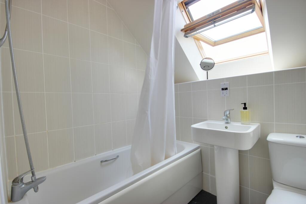 1 Bath 2A