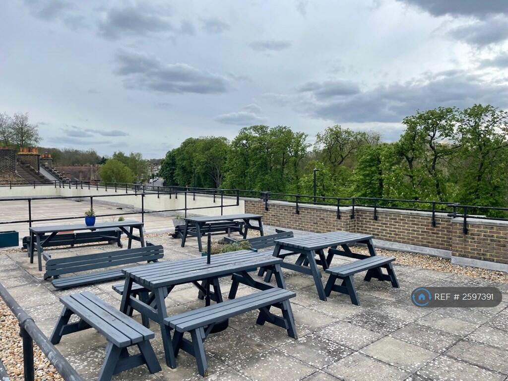 Communal Roof Terrace.