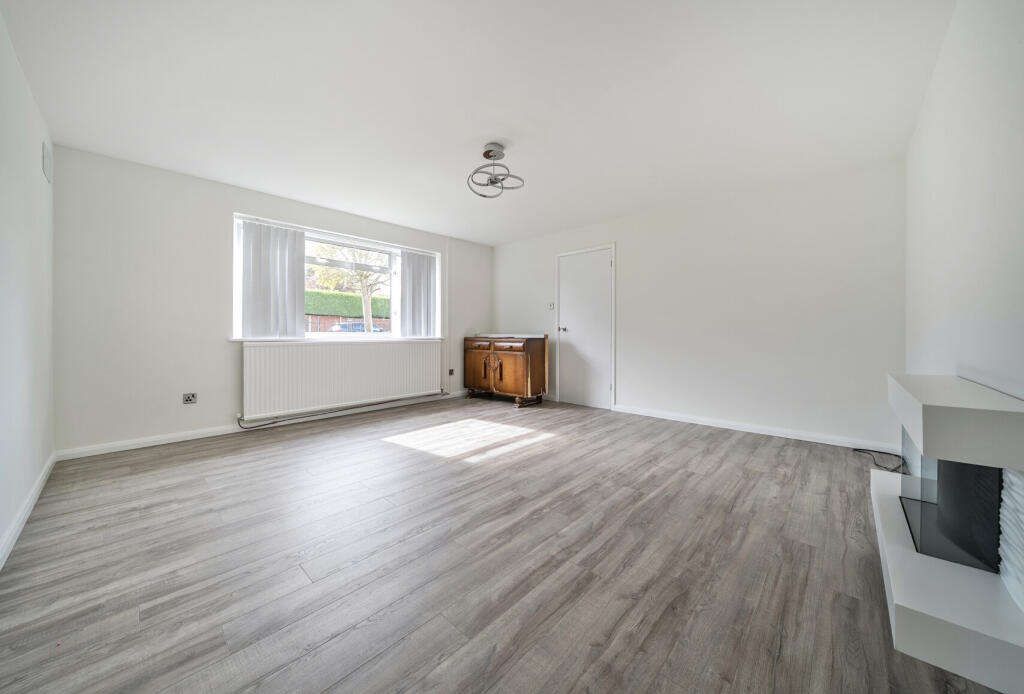 1357400-5-68d400a...