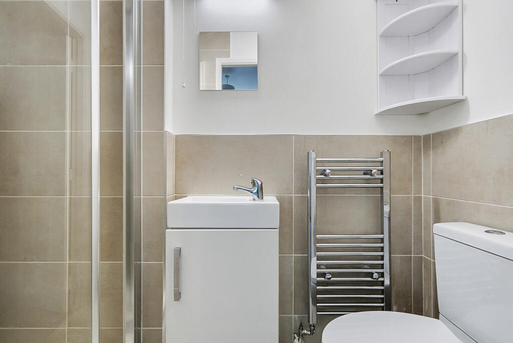 1339739-6-689b4e5...