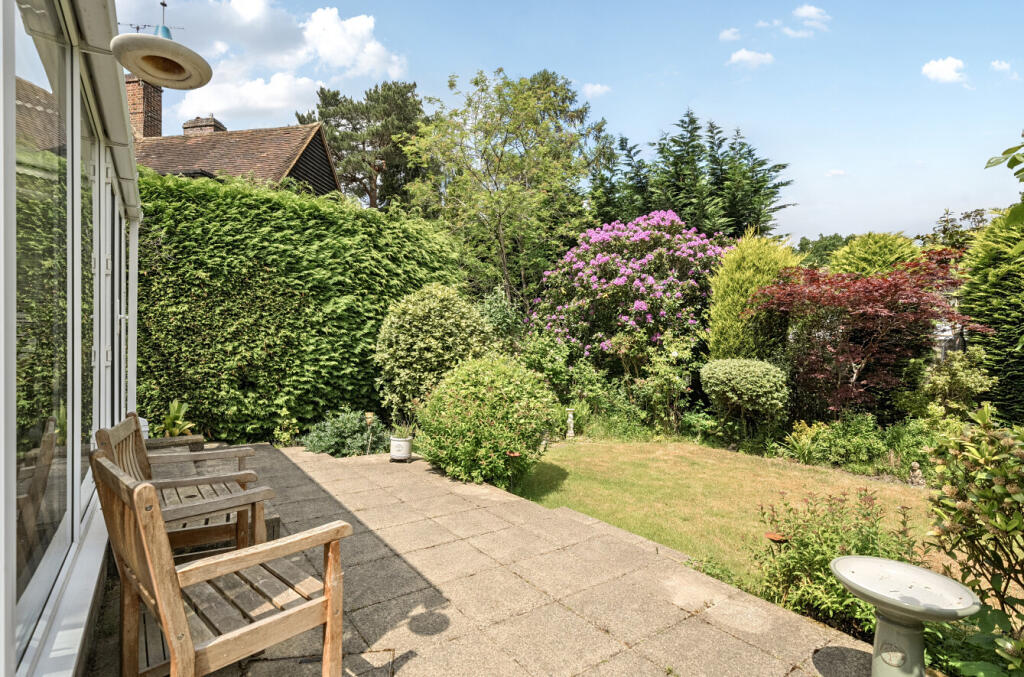 1295449-6-682b3ff...