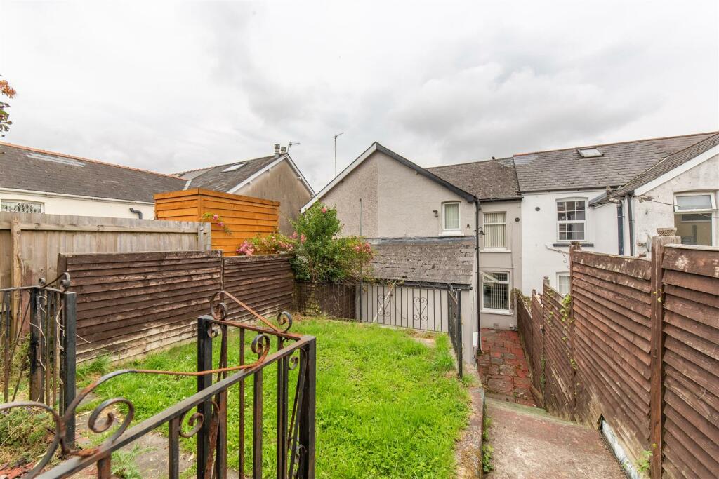 29 Wainfelin Rd-19.jpg